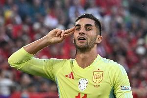 西班牙已经连续28场正式比赛保持不败，战绩23胜5平