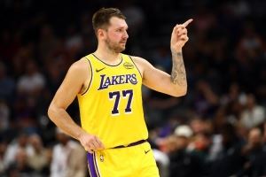 雷迪克：下场比赛将是彩排 东契奇等首发会打到第三节末/第四节初