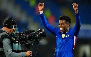 记者：切尔西满意埃斯特旺将不会外租，他可能成为一名10号球员